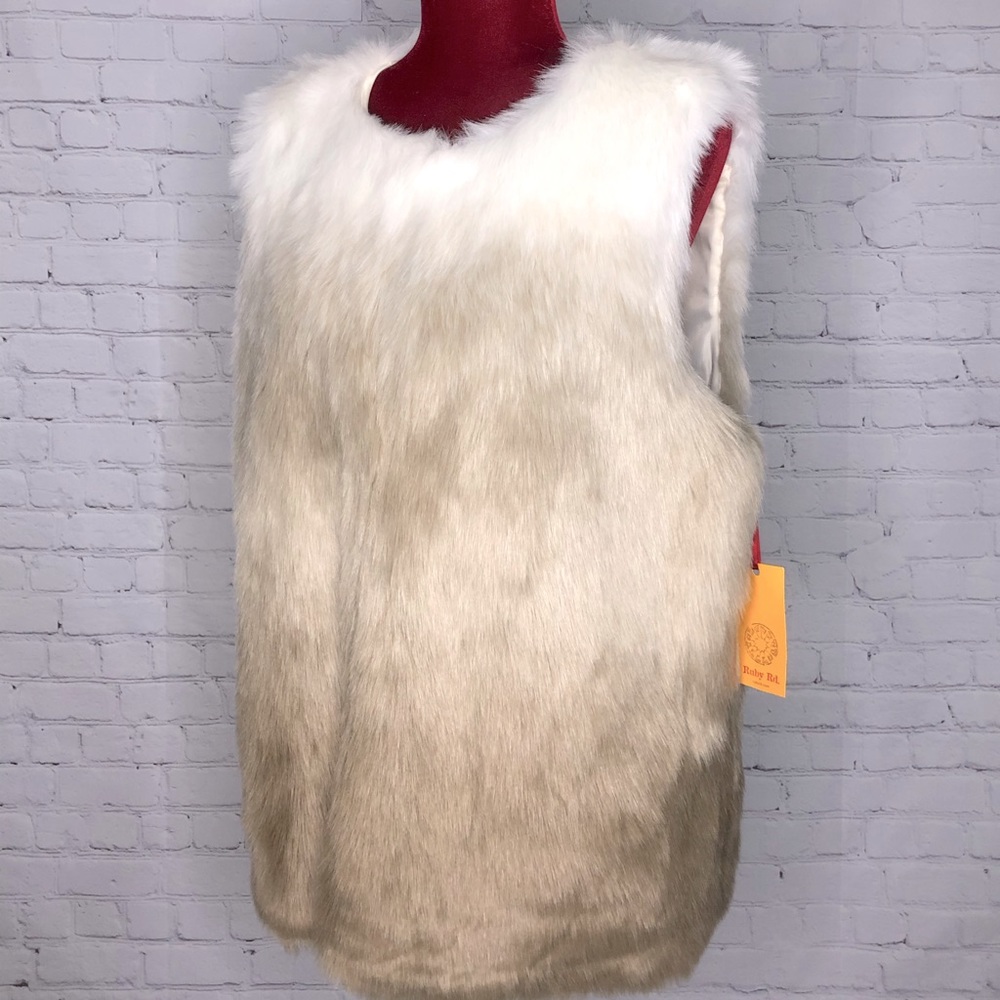 Ruby Rd. Faux Fur Vest with Hooks (NWT)